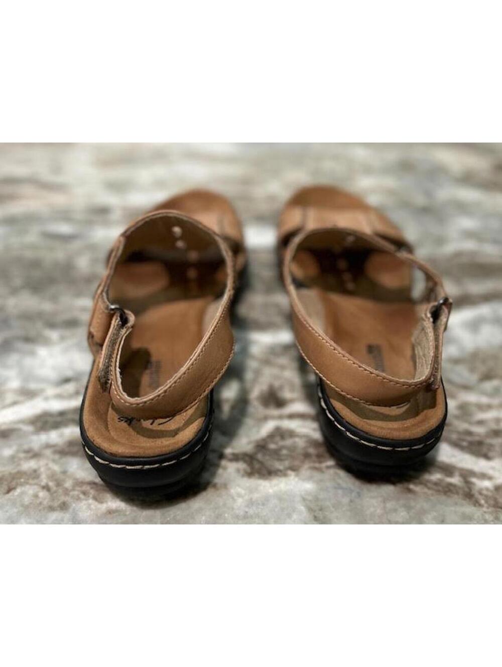 👡 Clarks Tan Strappy Cushion Sandals — Women’s Size 8 GUC - Picture 4 of 5
